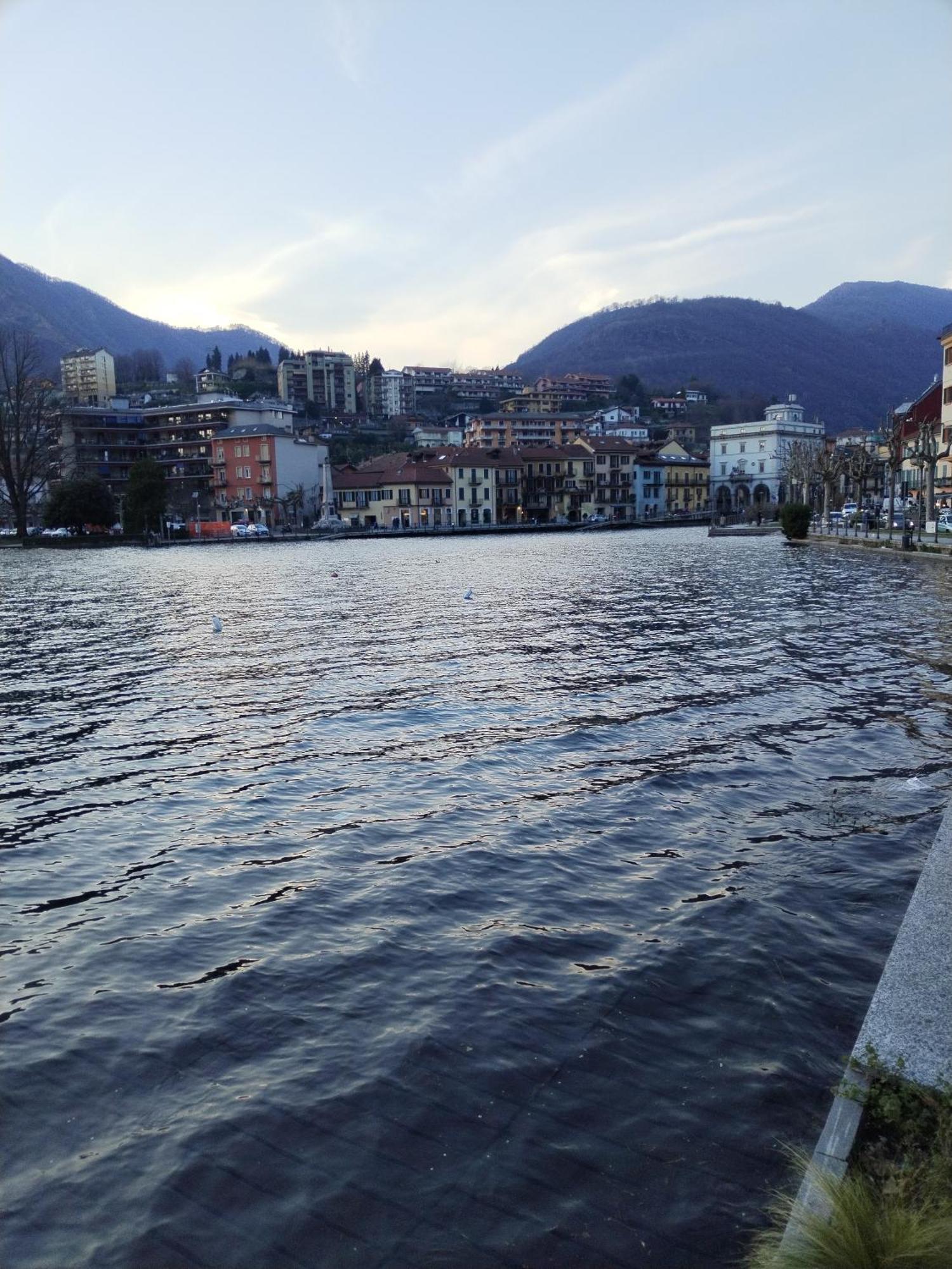 Un Balcone Sul Lago Omegna Extérieur photo